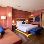 Kin Hotel Ly Tu Trong